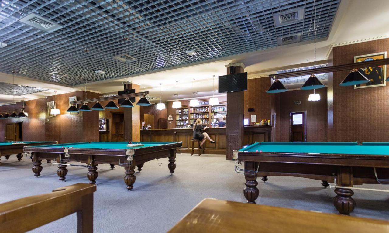 Navit Apartments With Breakfast, Near The Railway Station, The City Center And The Park Kiev Bagian luar foto