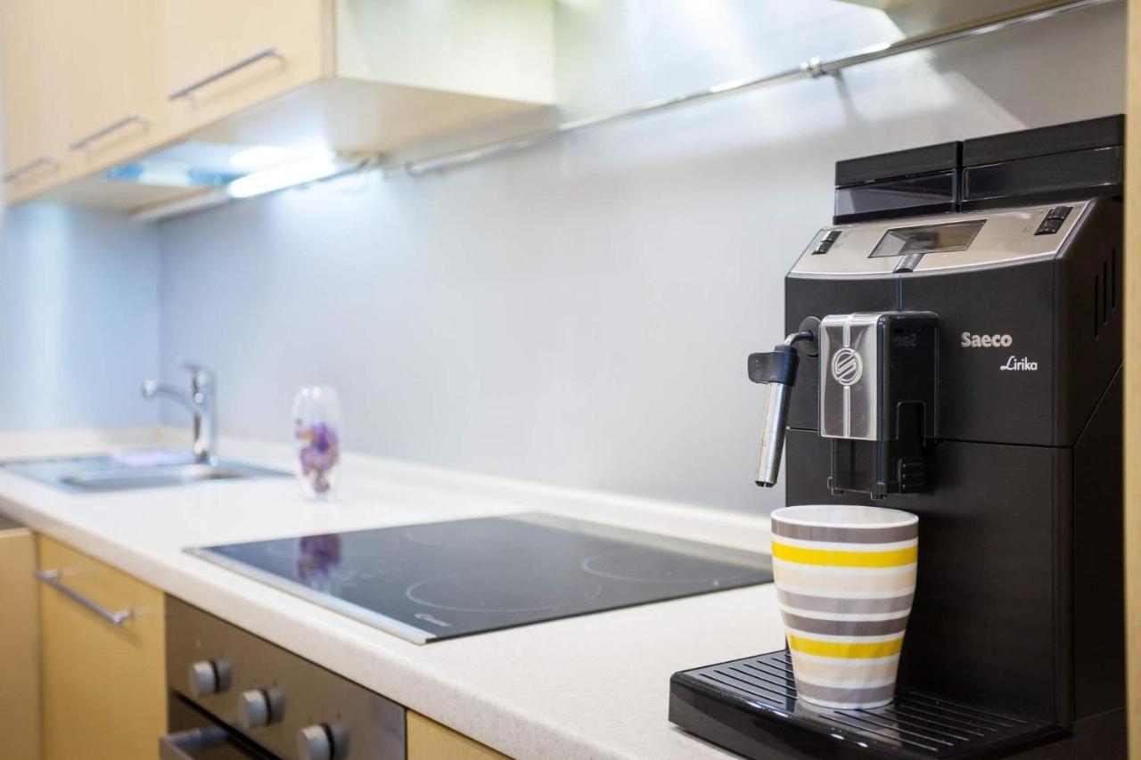 Navit Apartments With Breakfast, Near The Railway Station, The City Center And The Park Kiev Bagian luar foto