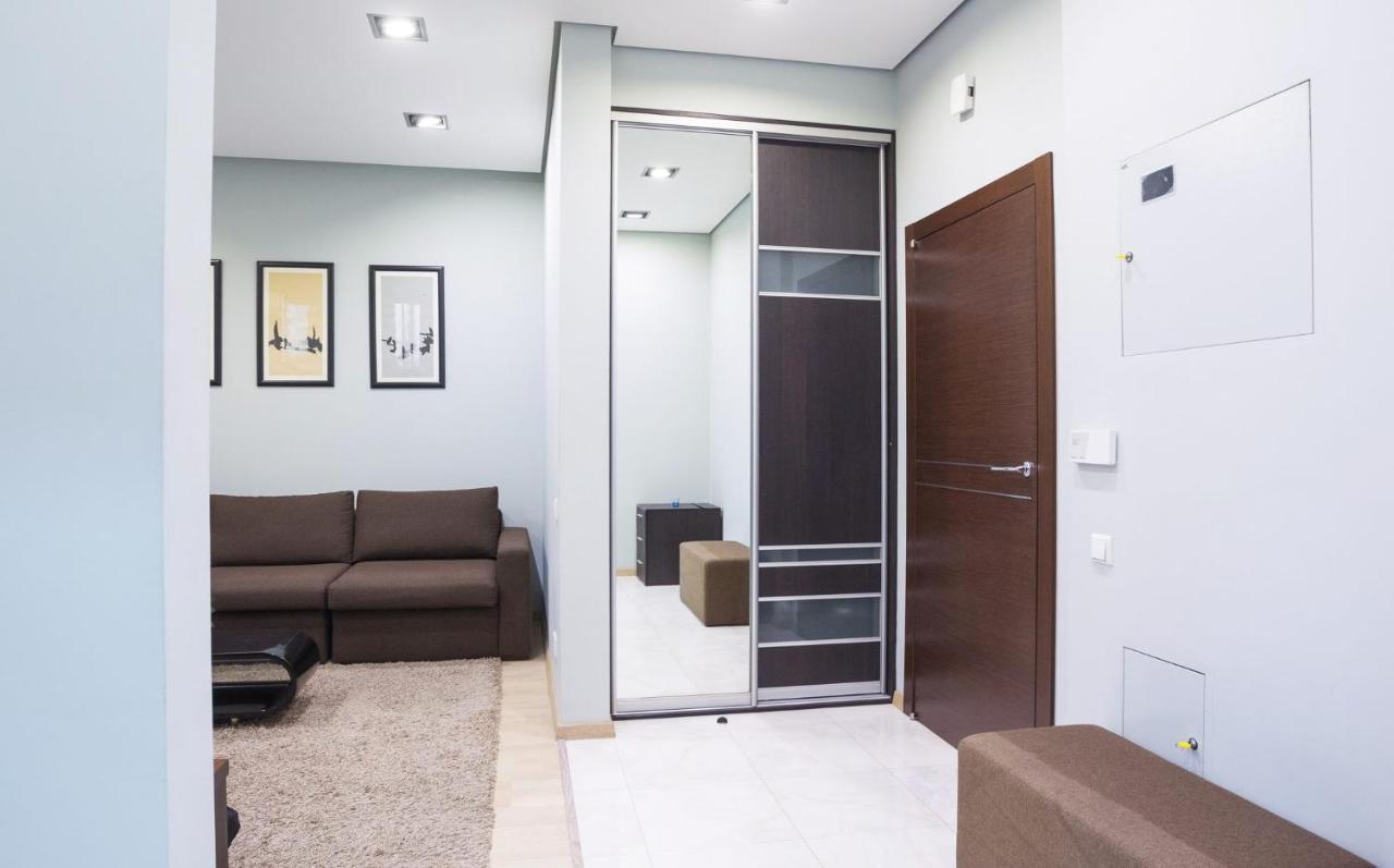 Navit Apartments With Breakfast, Near The Railway Station, The City Center And The Park Kiev Bagian luar foto