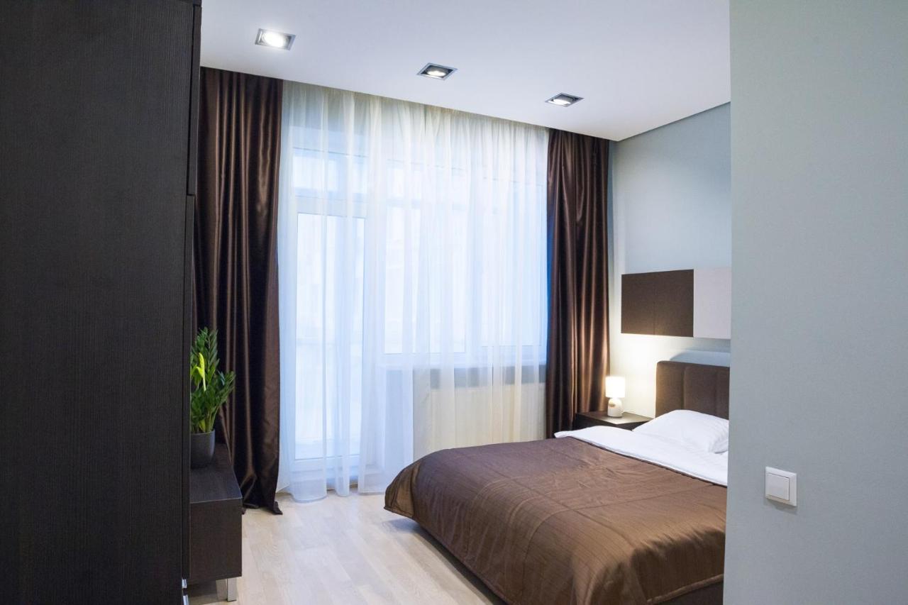 Navit Apartments With Breakfast, Near The Railway Station, The City Center And The Park Kiev Bagian luar foto