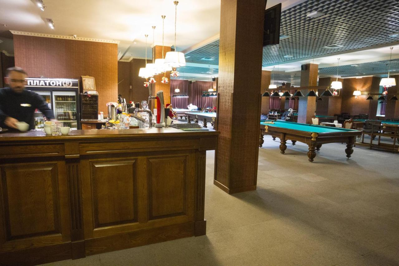 Navit Apartments With Breakfast, Near The Railway Station, The City Center And The Park Kiev Bagian luar foto